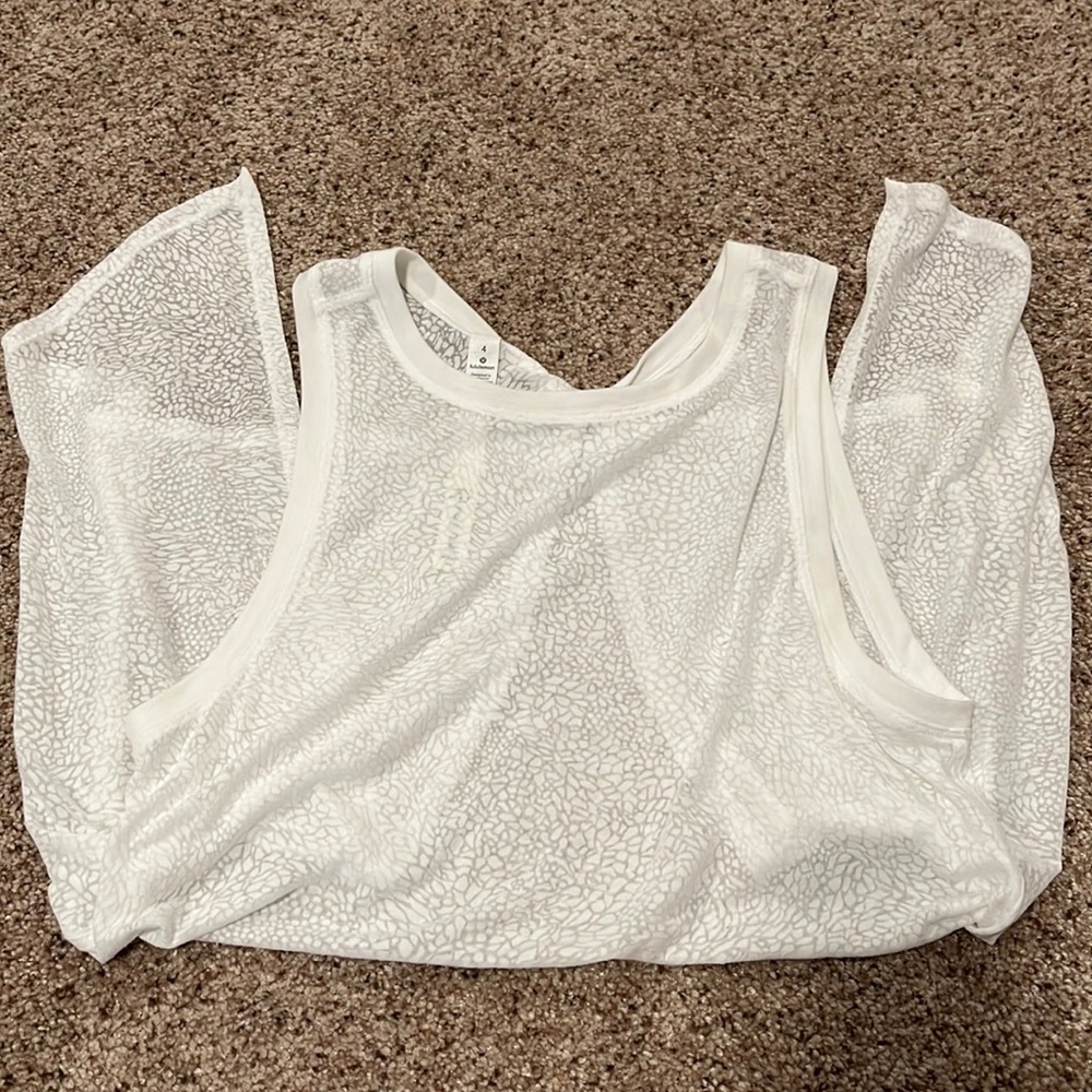 NWOT Lululemon tank